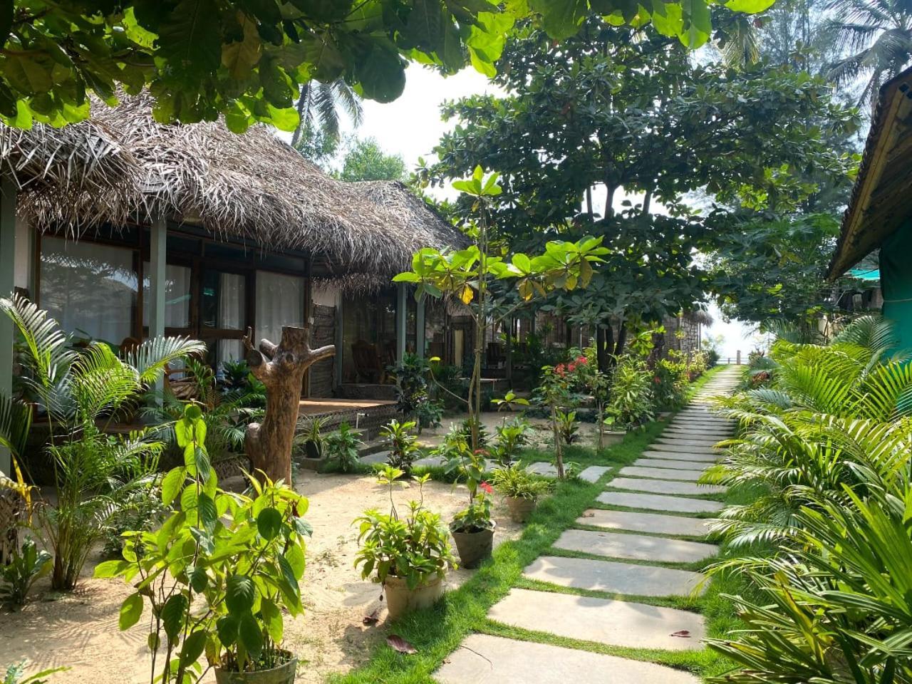 The Coast 3*